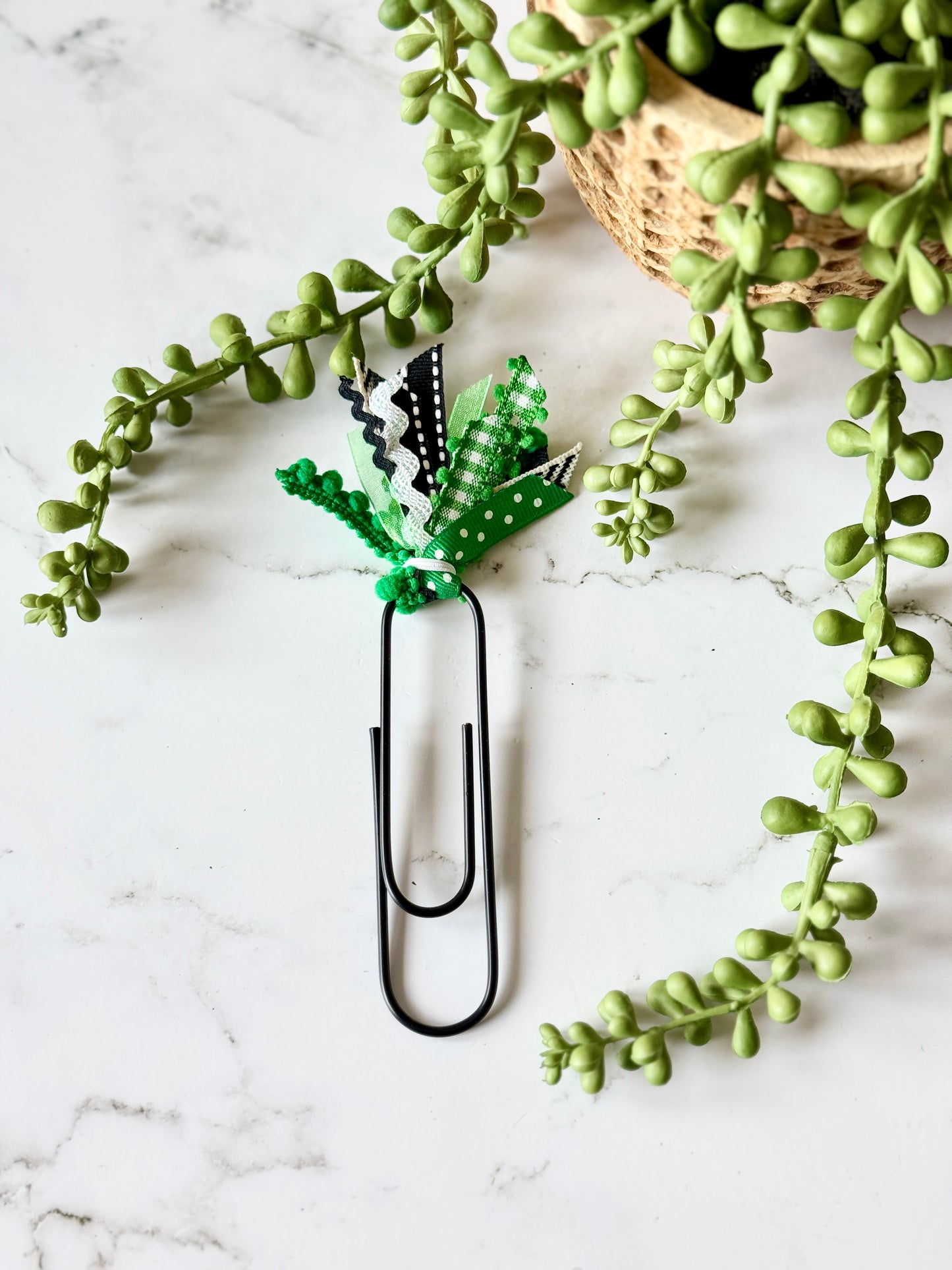 Jumbo Paperclip Bookmark